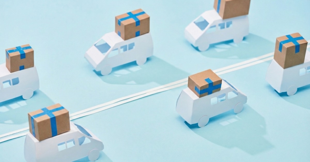 Vans de transporte entregando pedidos simulando prazo de entrega em lojas virtuais