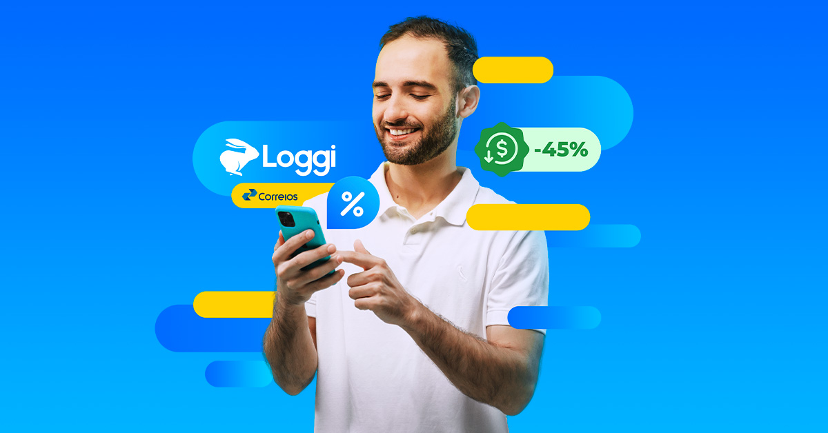 A imagem representa a identidade visual do serviço Envio pelos Correios da Loggi. Nela, o foco central está em um homem branco, que veste uma camisa polo branca e está mexendo em seu celular, como se estivesse solicitando a coleta de um pacote. Ao seu redor, elementos gráficos azuis e amarelos reforçam a integração entre Loggi e Correios.